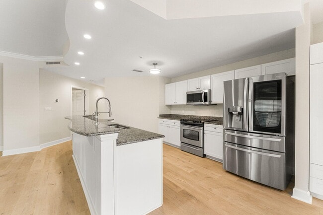 Building Photo - 1732 W County Hwy 30A