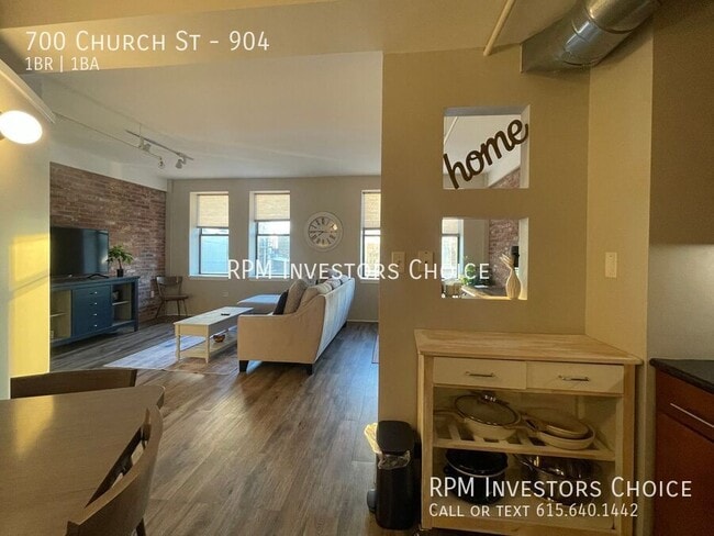 Building Photo - 700 Church St