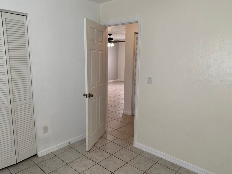 Building Photo - 7380 Albany Rd