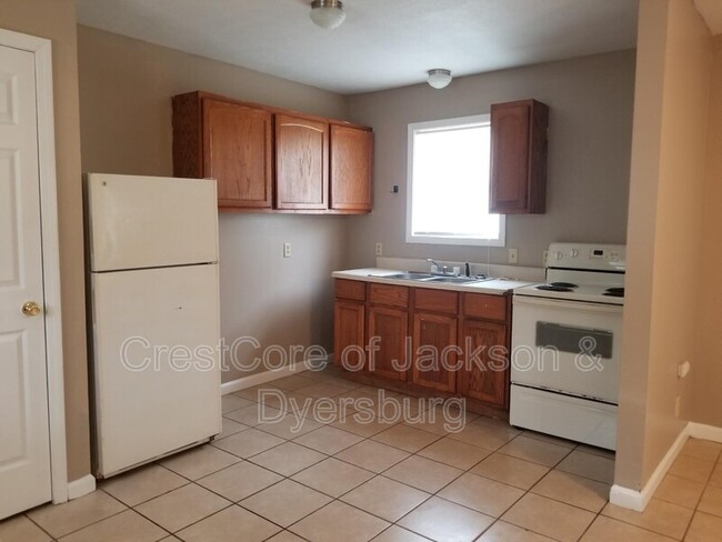 Building Photo - 864 Egg Hill Rd