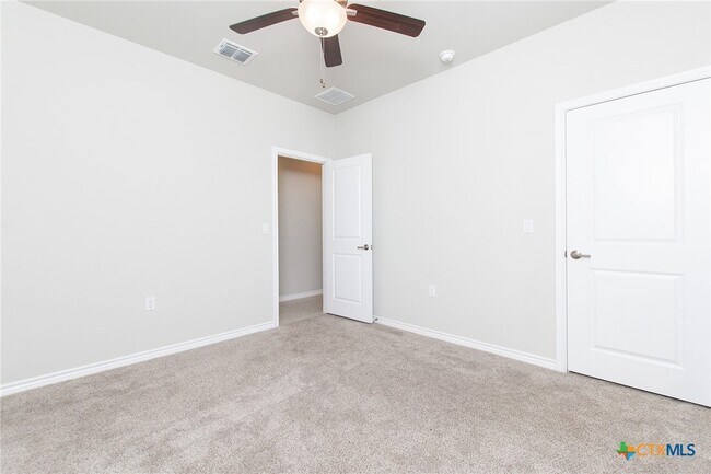 Building Photo - 121 Lafitte Dr