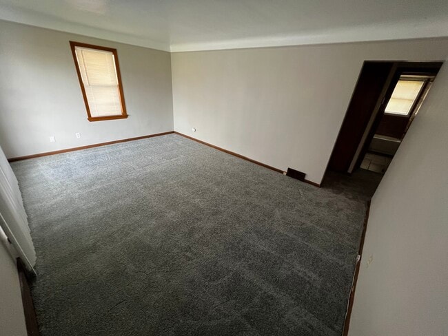 Building Photo - 7417 Kenilworth Ave