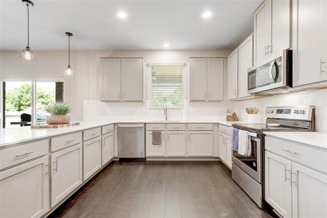 Building Photo - 7916 Springfield Dr