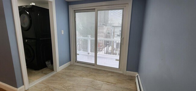 Building Photo - 442 New York Ave