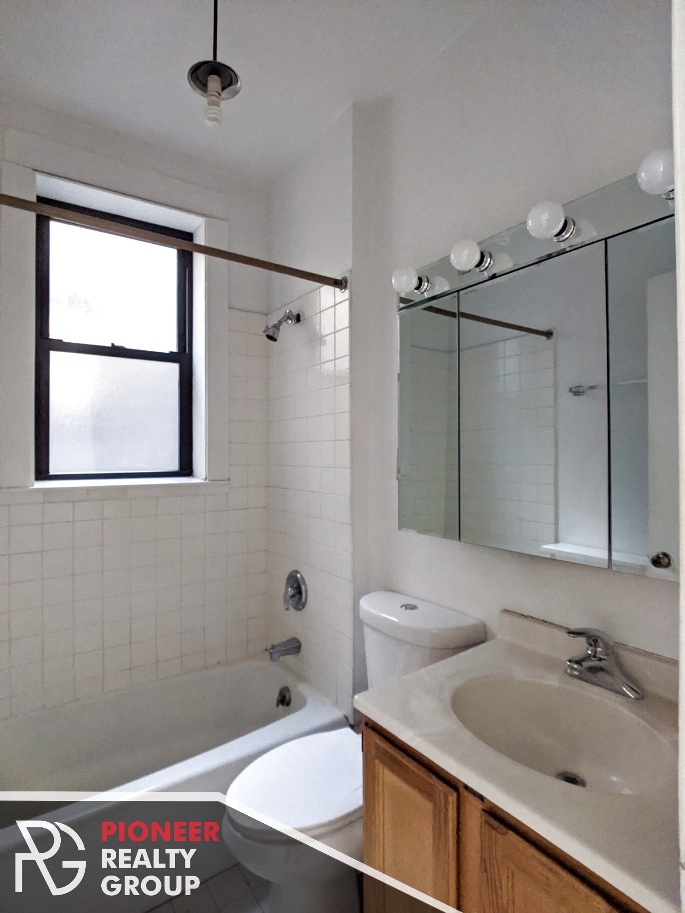Building Photo - 1224 N Dearborn St