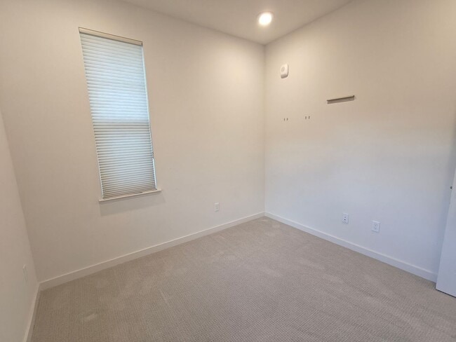 Building Photo - Coming Soon ? Bright, Modern Living in Sunnyvale