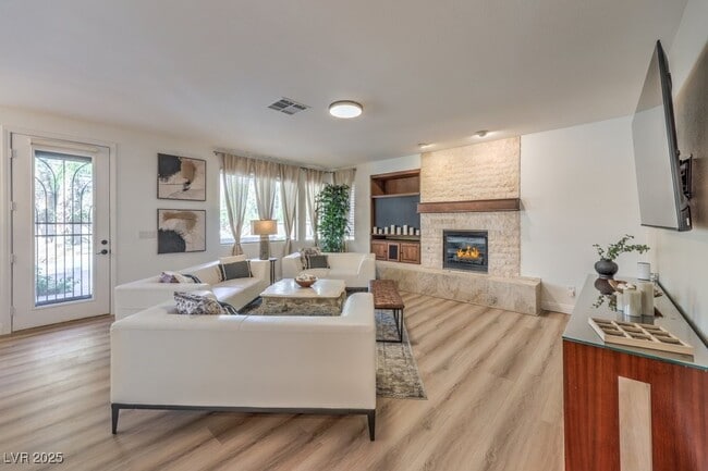 Building Photo - 249 Timber Hollow St