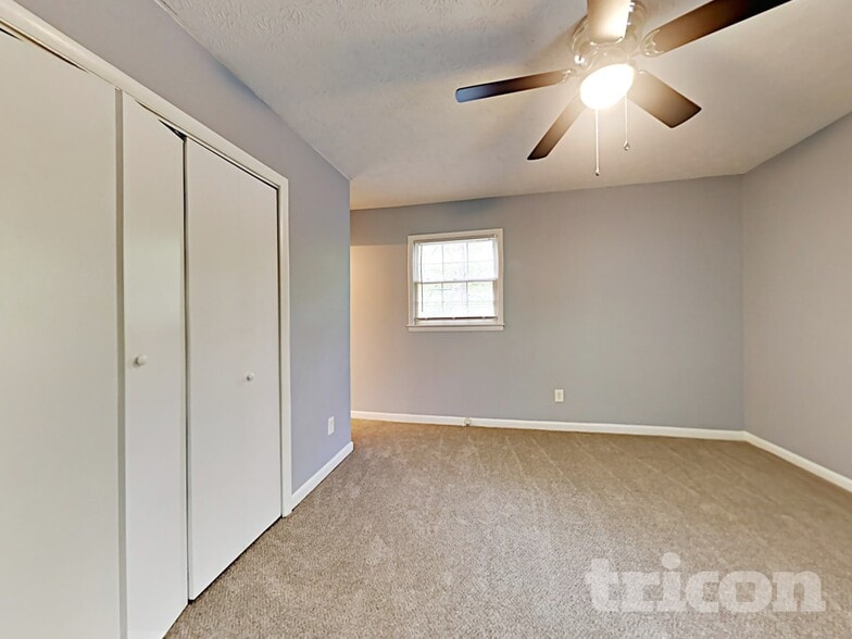 Building Photo - 887 Sheppard Way