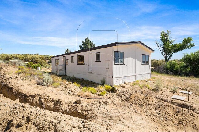 Building Photo - Lovely 2 Bed/2 Bath Manufactured Double-Wide Home In Anza!