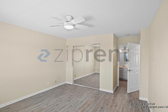 Building Photo - 8370 Parish Way