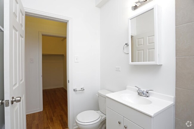 Interior Photo - 2207 E 75th St