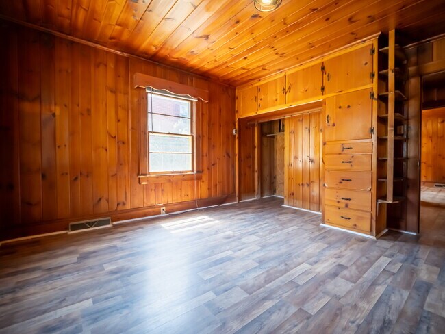Building Photo - 503 Childs St