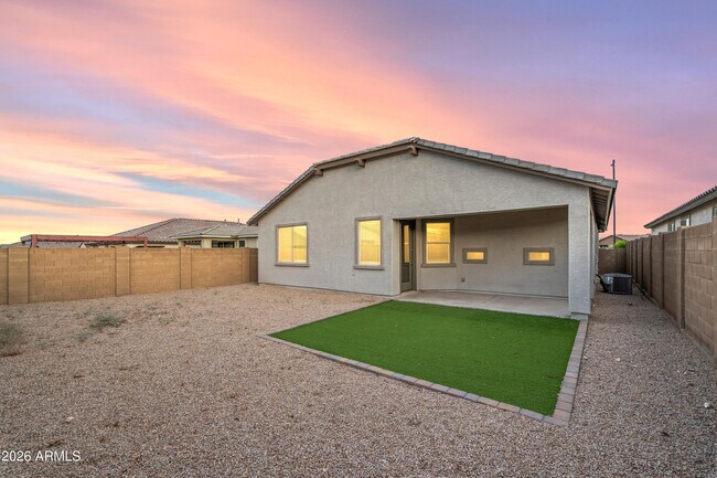 Building Photo - 19568 W Rancho Dr