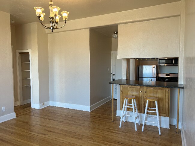 Building Photo - 111 Broadway Ave