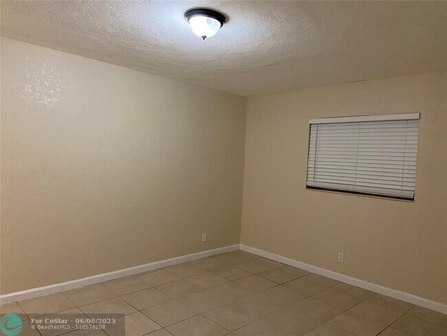 Building Photo - 5080 SW 64th Ave