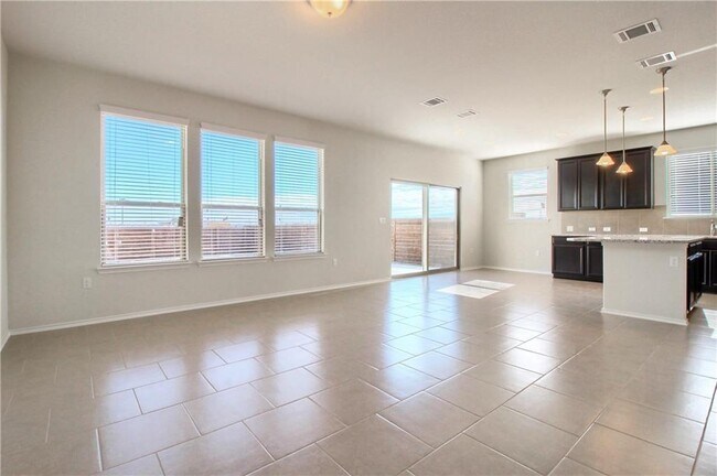 Building Photo - 13909 Osmarea Dr