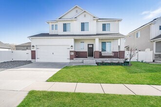 Building Photo - Spacious 4 Bed, 2.5 Bath Home with Central Air & 2-Car Garage! - Available NOW!