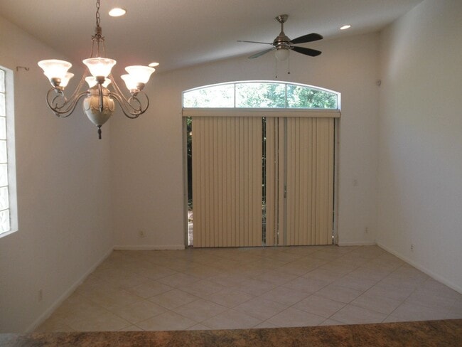 Building Photo - Sabal Lakes