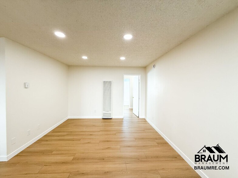 Building Photo - 6612 Sylmar Ave