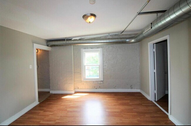 Building Photo - 3016 California Ave