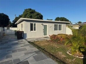 Building Photo - 731 E 19th St