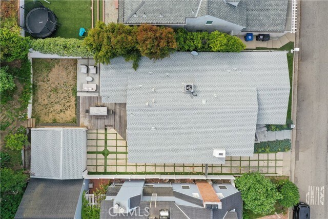 Building Photo - 1633 N Beverly Dr
