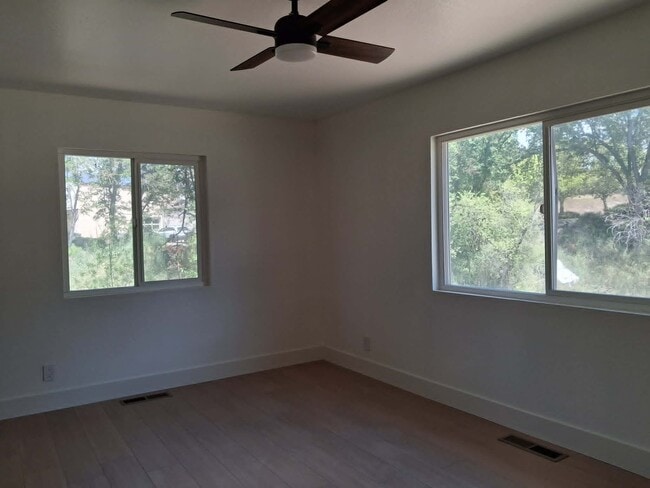Building Photo - 49177 Chapel Hill Dr