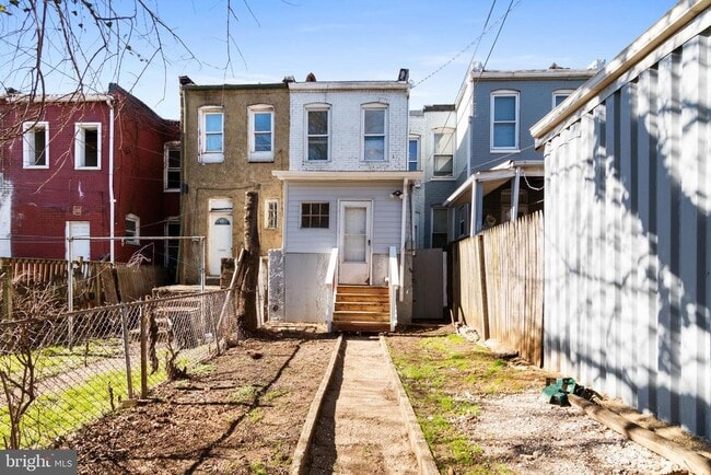Building Photo - 941 Brunswick St