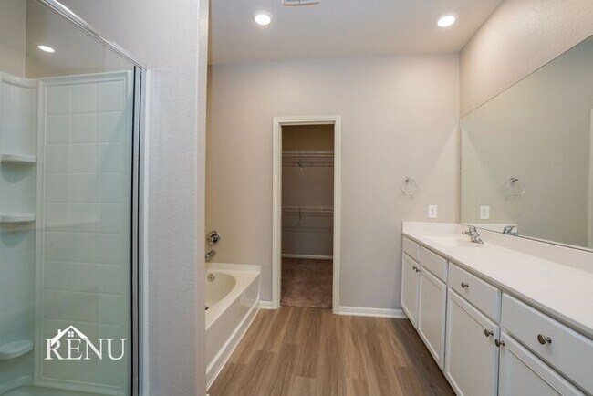 Building Photo - 10523 Copper Ridge Dr