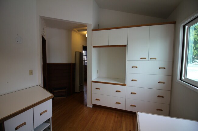 Building Photo - 1010 Tourmaline St