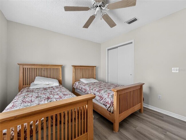 Building Photo - 1222 Santos Pl