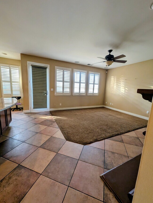 Building Photo - 430 Cicada Ct