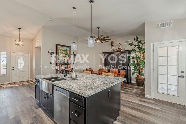 Building Photo - Furnished Home on 2.5 Acres – Your Escape Awaits!