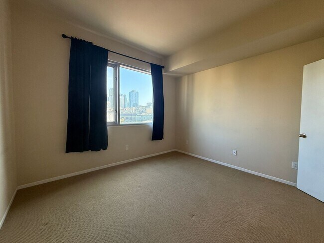 Building Photo - Downtown Condo in the Heart of San Diego!