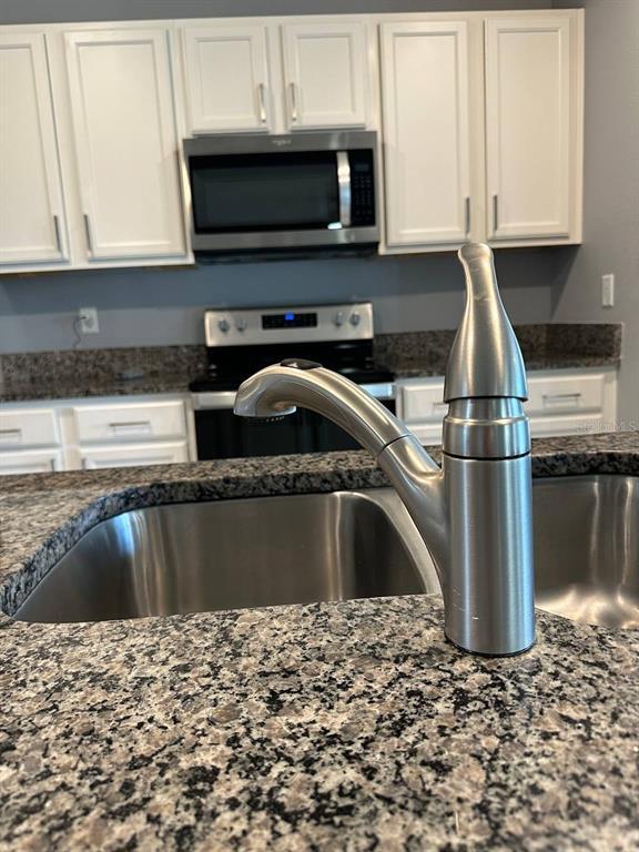 Building Photo - 513 Nicken Grove