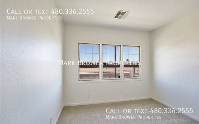 Building Photo - 11423 W La Reata Ave