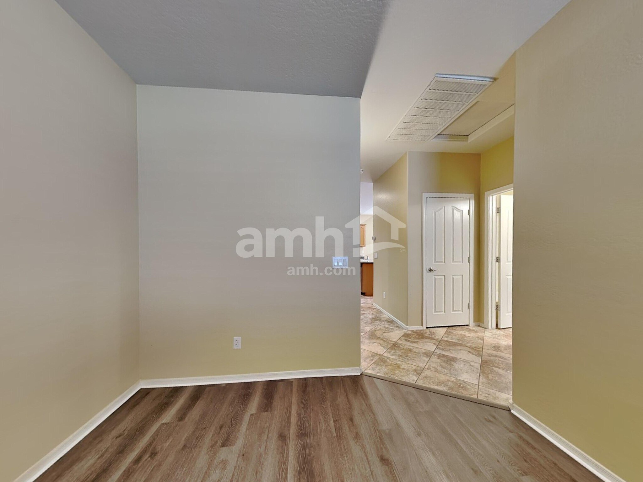 Building Photo - 7814 S 74th Ave