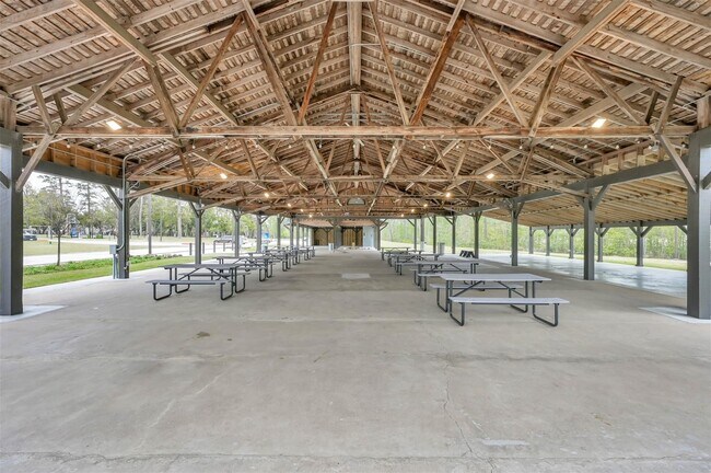 Building Photo - 673 Royal Arch Dr