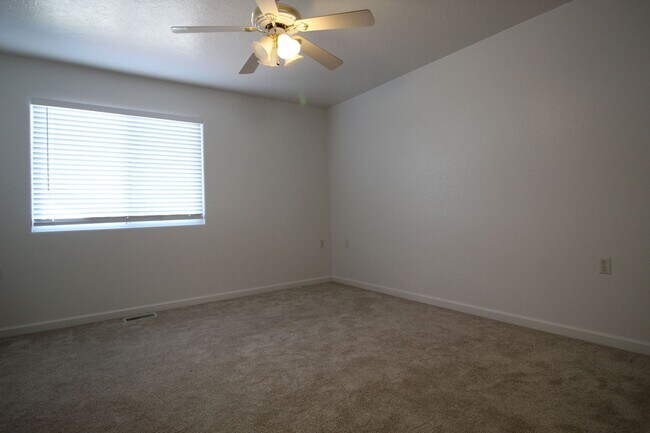 Building Photo - Great Home in West Greeley
