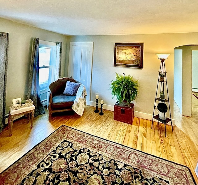 Living Room - 276 Broad St
