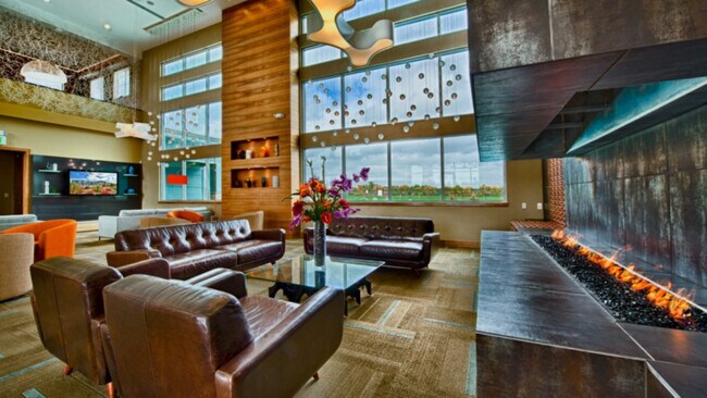 Building Photo - 550 Viridian Dr