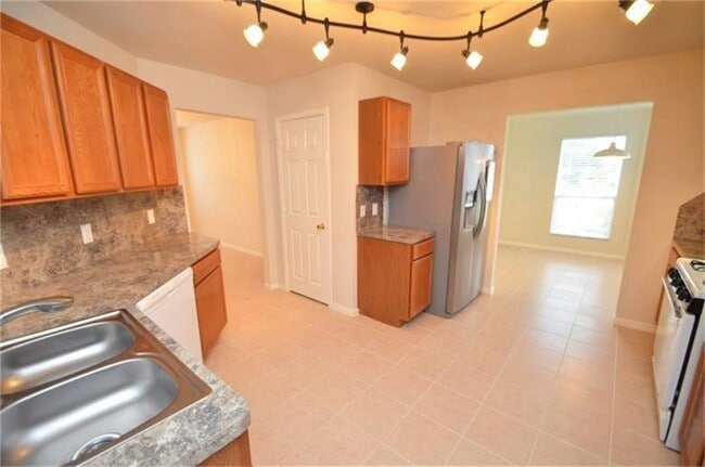 Building Photo - 19607 Swan Valley Dr