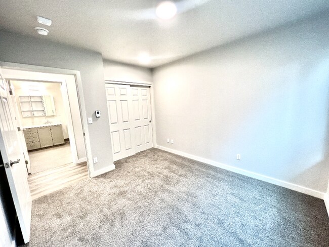 Building Photo - 2330 Yakima Ct