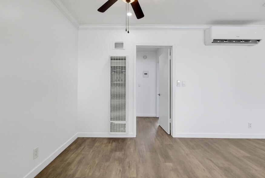 Building Photo - 6065 Pickford Pl