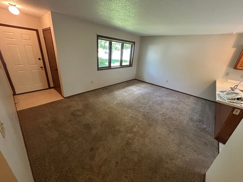 Building Photo - 1030 Oak Forest Dr