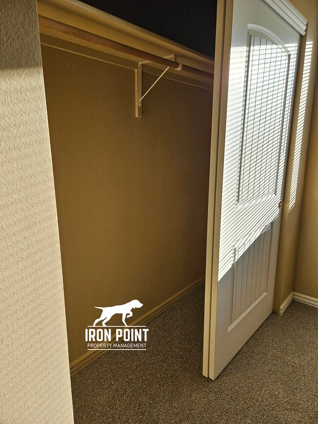 Building Photo - ELD4017