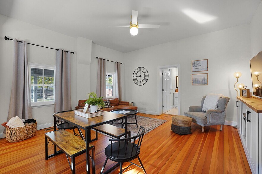 Building Photo - 1015 N 5th St