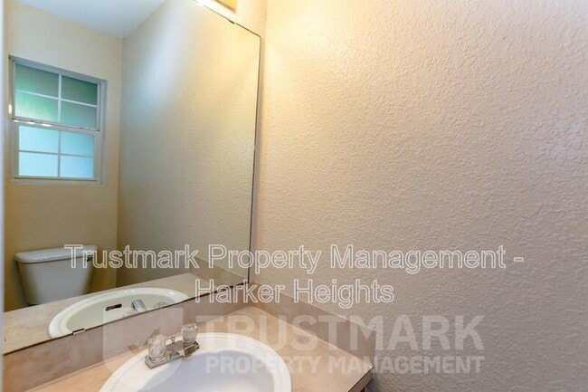 Building Photo - 4501 Mattie Dr