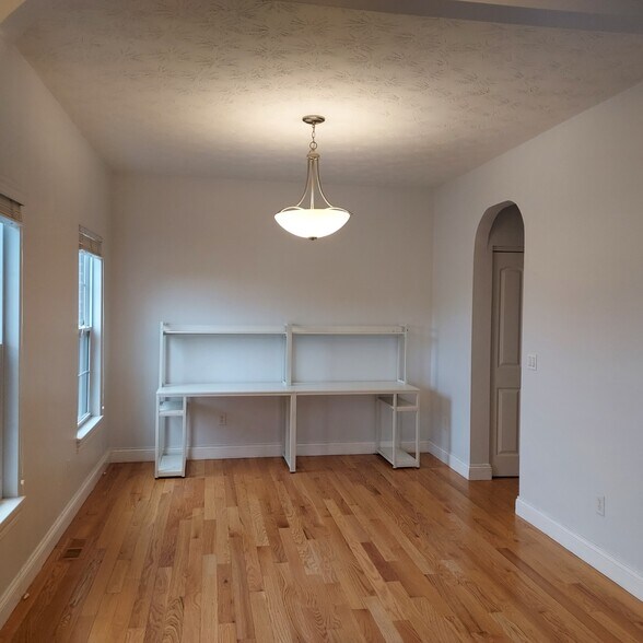 Formal dining room or study - 1238 Freedom Pt