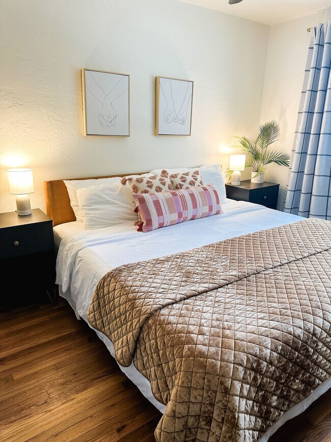 Building Photo - Newly remodeled one bedroom apartment